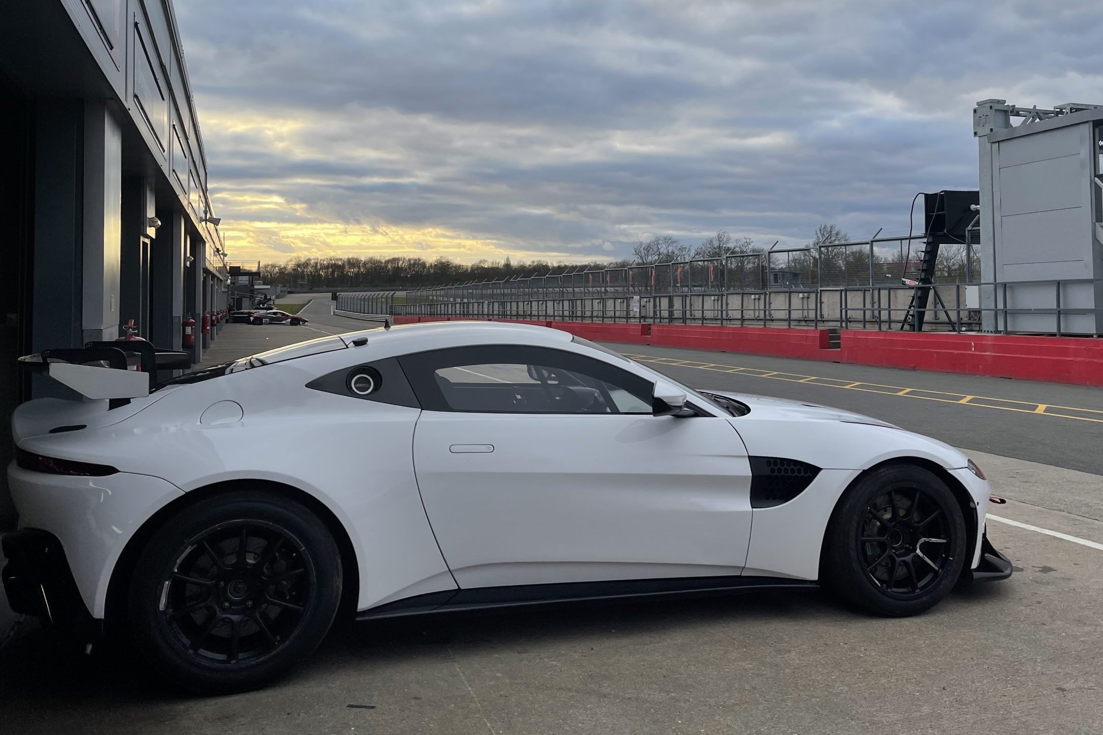 20210407_175741570_iOS