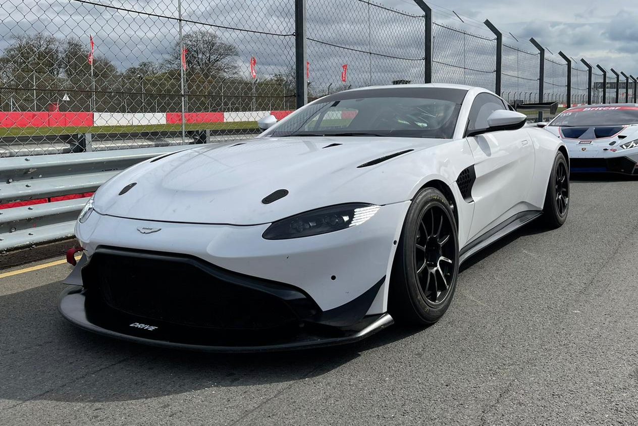 Aston Martin Vantage GT4